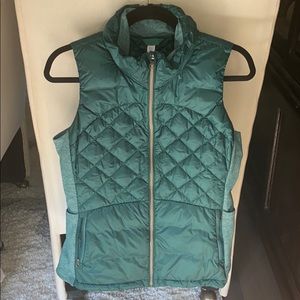 Lululemon goose down vest Sz 10